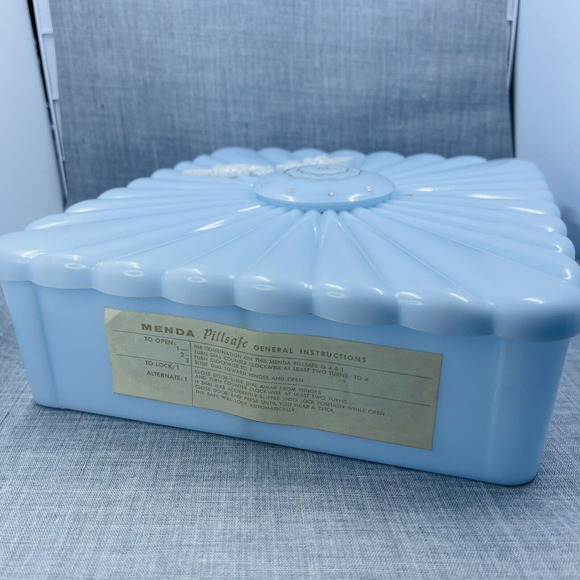 MCM Menda Co. PILL SAFE Combination Wall Mount Keeps Meds Out of Reach Vtg - Picture 6 of 16